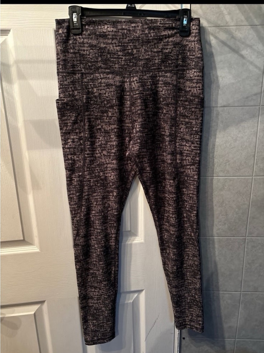 Scorpio Sol Black Heather High-Rise Leggings with Side Pocket